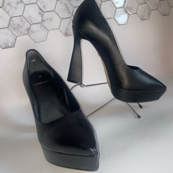 GORGEOUS!!❤️🔥❤️Carrano Sleek & Sexy Black Flared Heels - Picture 9 of 14